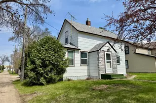 915 6th Ave E, Alexandria, MN 56308 - Photo 3
