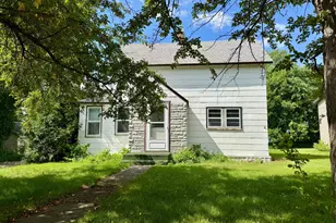 915 6th Ave E, Alexandria, MN 56308 - Photo 1