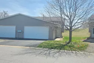 1501 McIntosh Cir, Shakopee, MN 55379 - Photo 1