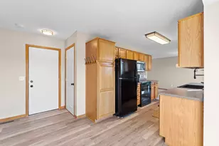 13891 Edgewood Ave, Savage, MN 55378 - Photo 19