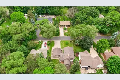 1326 Griffin Avenue, Mahtomedi, MN 55115 - Photo 11