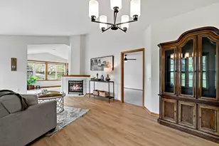 189 Wedgewood Dr, Mahtomedi, MN 55115 - Photo 7