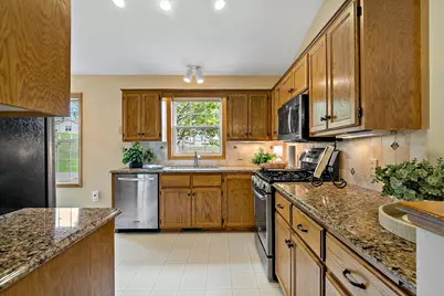 189 Wedgewood Drive, Mahtomedi, MN 55115 - Photo 15