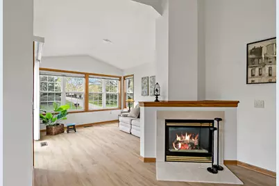 189 Wedgewood Drive, Mahtomedi, MN 55115 - Photo 11