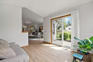 189 Wedgewood Dr, Mahtomedi, MN 55115 - Photo 13