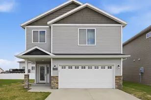 928 41st Ave S, Moorhead, MN 56560 - Photo 1
