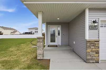 928 41st Avenue S, Moorhead, MN 56560 - Photo 3