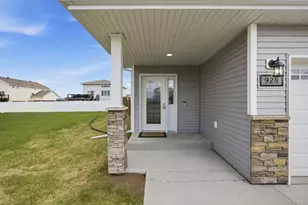 928 41st Ave S, Moorhead, MN 56560 - Photo 3