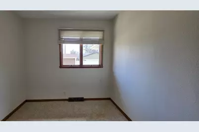 414 8th Avenue NW, Valley City, ND 58072 - Photo 27