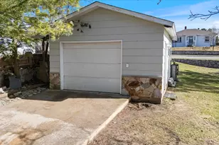 429 S 4th Ave E, Ely, MN 55731 - Photo 5