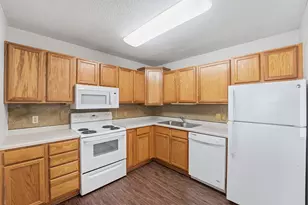 64 E 13th St, Waconia, MN 55387 - Photo 9