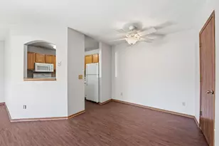 64 E 13th St, Waconia, MN 55387 - Photo 5