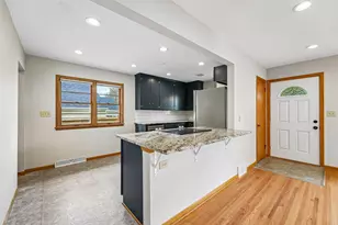 2164 Reaney Ave E, Saint Paul, MN 55119 - Photo 5