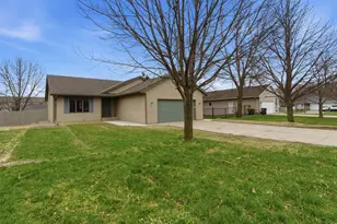1811 13th St SE, Willmar, MN 56201 - Photo 3