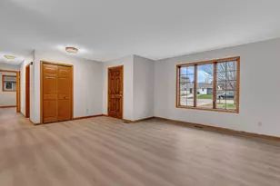 1811 13th St SE, Willmar, MN 56201 - Photo 7