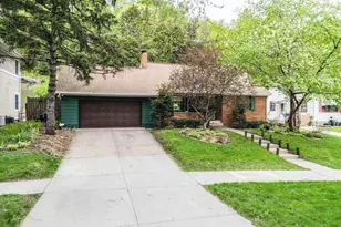 885 Old Lexington Ave, Saint Paul, MN 55116 - Photo 1
