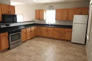 325 E Court St, Belle Plaine, MN 56011 - Photo 3