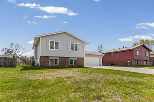 7401 75th Ave N, Brooklyn Park, MN 55428 - Photo 3