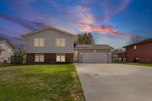 7401 75th Ave N, Brooklyn Park, MN 55428 - Photo 1