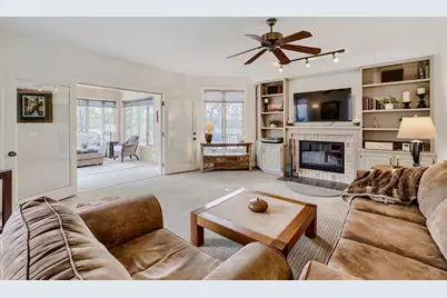 1085 Oak Circle, Wayzata, MN 55391 - Photo 15