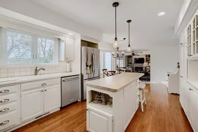 1085 Oak Circle, Wayzata, MN 55391 - Photo 9