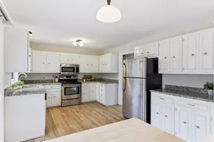 4209 Kemrich Cir, Minnetonka, MN 55345 - Photo 11