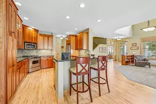15704 Cobblestone Lake Pkwy, Apple Valley, MN 55124 - Photo 17