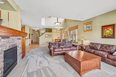 15704 Cobblestone Lake Parkway, Apple Valley, MN 55124 - Photo 5