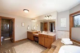 204 Woodhill Ct, Mankato, MN 56001 - Photo 19