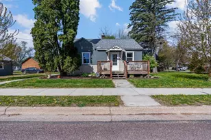 610 SE 15th St, Brainerd, MN 56401 - Photo 1