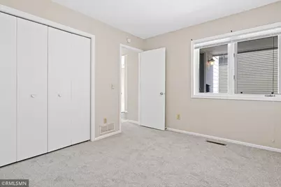 1421 Granada Trail N, Oakdale, MN 55128 - Photo 23
