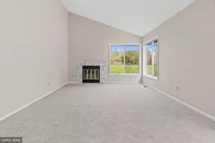 1421 Granada Tr N, Oakdale, MN 55128 - Photo 5
