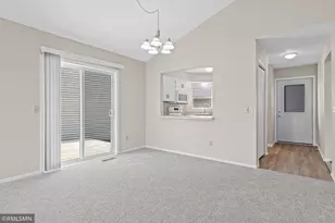 1421 Granada Tr N, Oakdale, MN 55128 - Photo 7