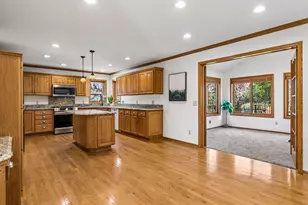 321 Dunbar Way, Mahtomedi, MN 55115 - Photo 15