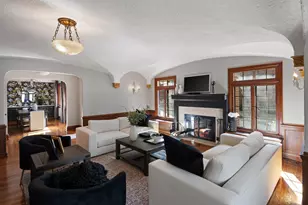 1613 W Franklin Ave, Minneapolis, MN 55405 - Photo 1