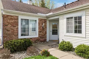 10861 Lexington Dr, Eden Prairie, MN 55344 - Photo 3