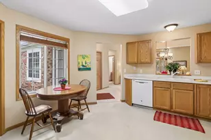 10861 Lexington Dr, Eden Prairie, MN 55344 - Photo 15