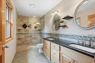 987 Parkview Ln, Hudson, WI 54016 - Photo 5