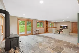 987 Parkview Ln, Hudson, WI 54016 - Photo 11