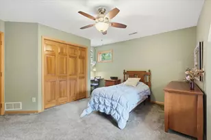 987 Parkview Ln, Hudson, WI 54016 - Photo 7