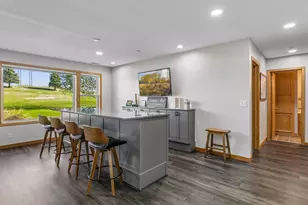 470 Holly Ln N, Oakdale, MN 55128 - Photo 27
