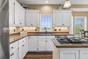 470 Holly Ln N, Oakdale, MN 55128 - Photo 15