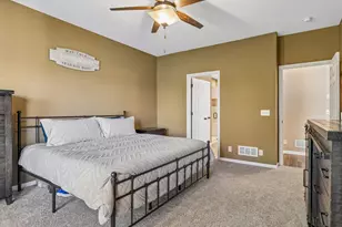 470 Holly Ln N, Oakdale, MN 55128 - Photo 19