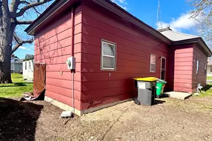 101 S 5th St, Le Sueur, MN 56058 - Photo 15