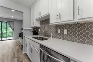 13417 Heather Hills Dr, Burnsville, MN 55337 - Photo 7