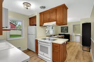 3657 Boone Ave N, New Hope, MN 55427 - Photo 7