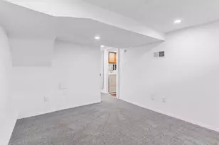 991 Minnehaha Ave W, Saint Paul, MN 55104 - Photo 37