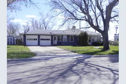 411 5th Avenue S, Wahpeton,  58075 - Photo 1