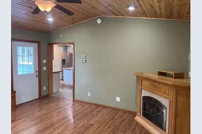 129 Nelson Street E, Litchfield, MN 55355 - Photo 11