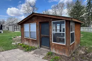 129 Nelson Street E, Litchfield, MN 55355 - Photo 43